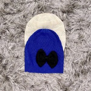 Bundle of 2 hats